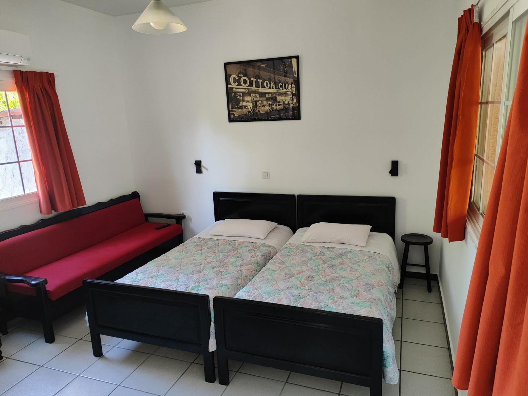 Cottonclub Villas 托隆 外观 照片